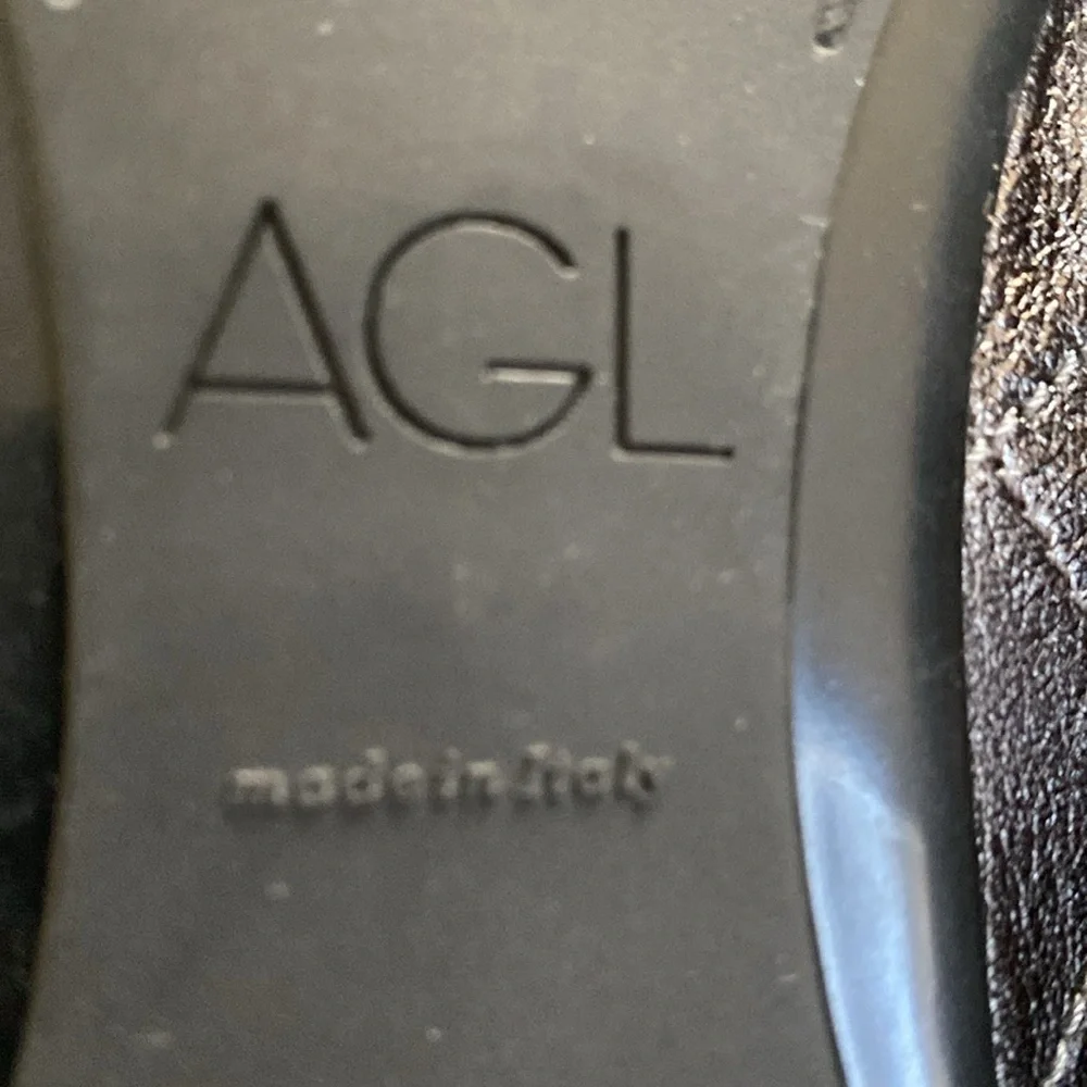 AGL Metallic Quilted Upper with Patent Black Cap-Toe Ballet Leather Flats Sz 39